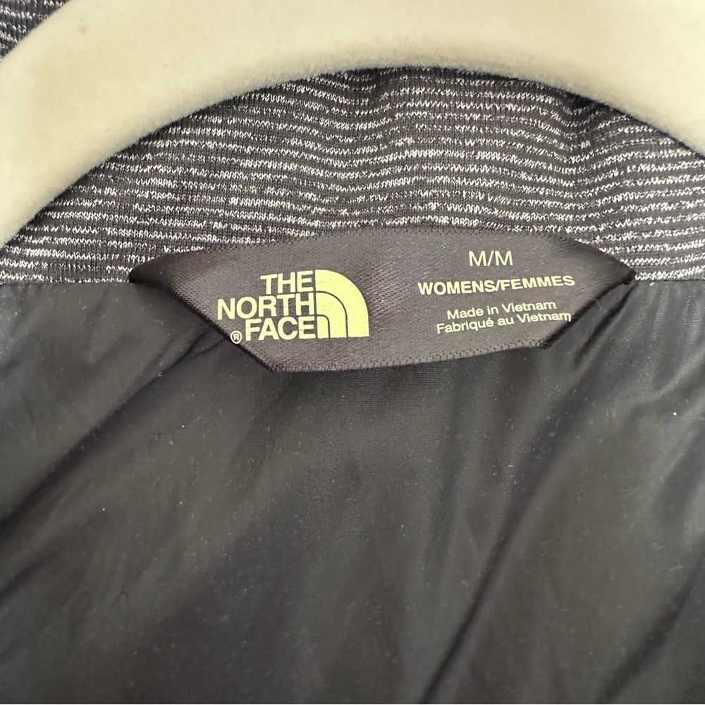 The North Face Heather Gray White Performance Quilted Puffer Vest, NWOT, Size M - Picture 6 of 10